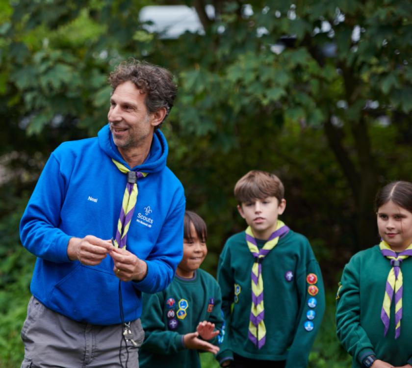 Male leaders with Cubs